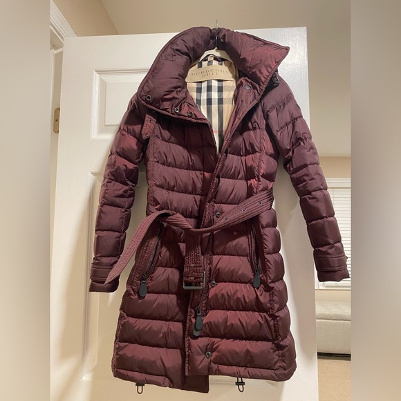 SOLD-Burberry Brit |Winterleigh Puffer Coat
Burgundy | XS | w/ belt + hood - Picture 3 of 9